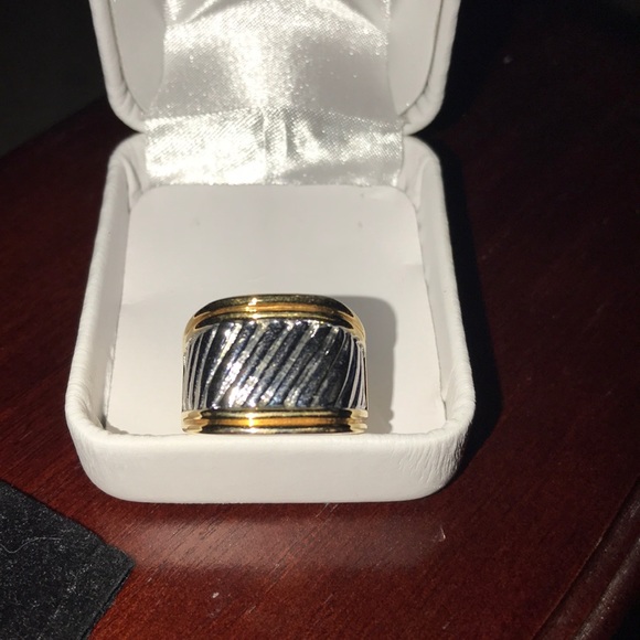 Gold/Silver solid ring. - Picture 3 of 5
